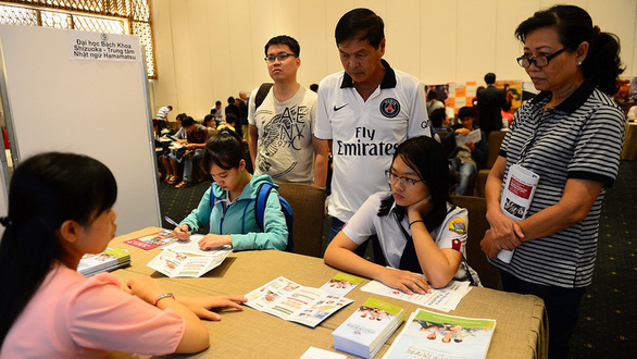 Nhiều học sinh, sinh viên và phụ huynh đến tham gia Hội thảo du học Nhật Bản tổ chức ở TP.HCM