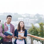 Hai du học sinh việt đang theo học tại Mỹ