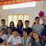 sinh viên ĐH Cần Thơ và quốc tế tham gia khám bệnh và cấp phát thuốc từ thiện