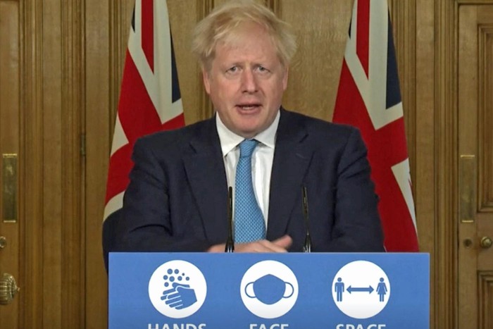 Thủ tướng Anh Boris Johnson trong buổi họp báo tối hôm qua.